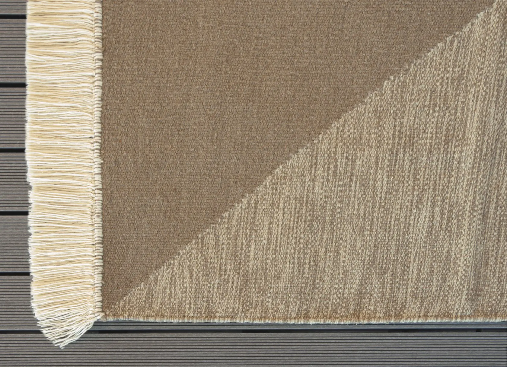 Alfombra geométrica flecos beige